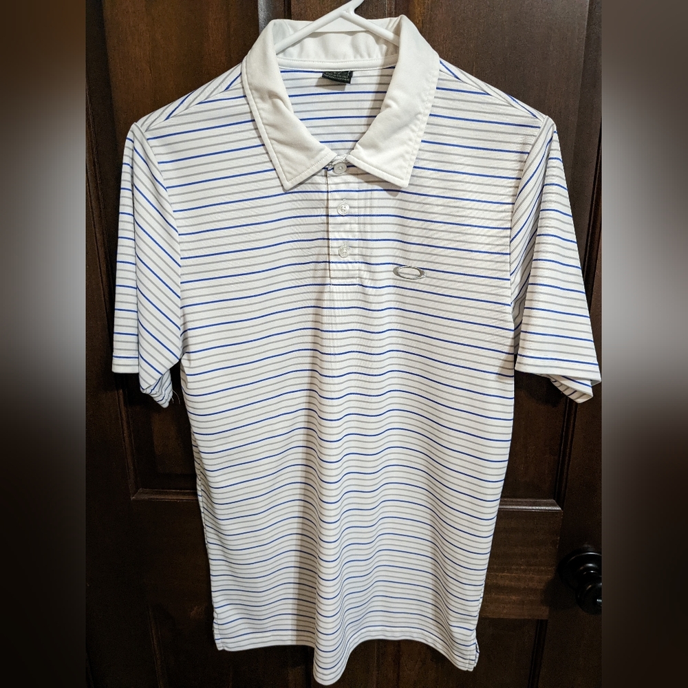 Oakley polo size small